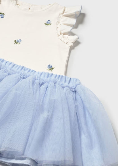 Conjunto de falda de tul y playera con holanes bebé